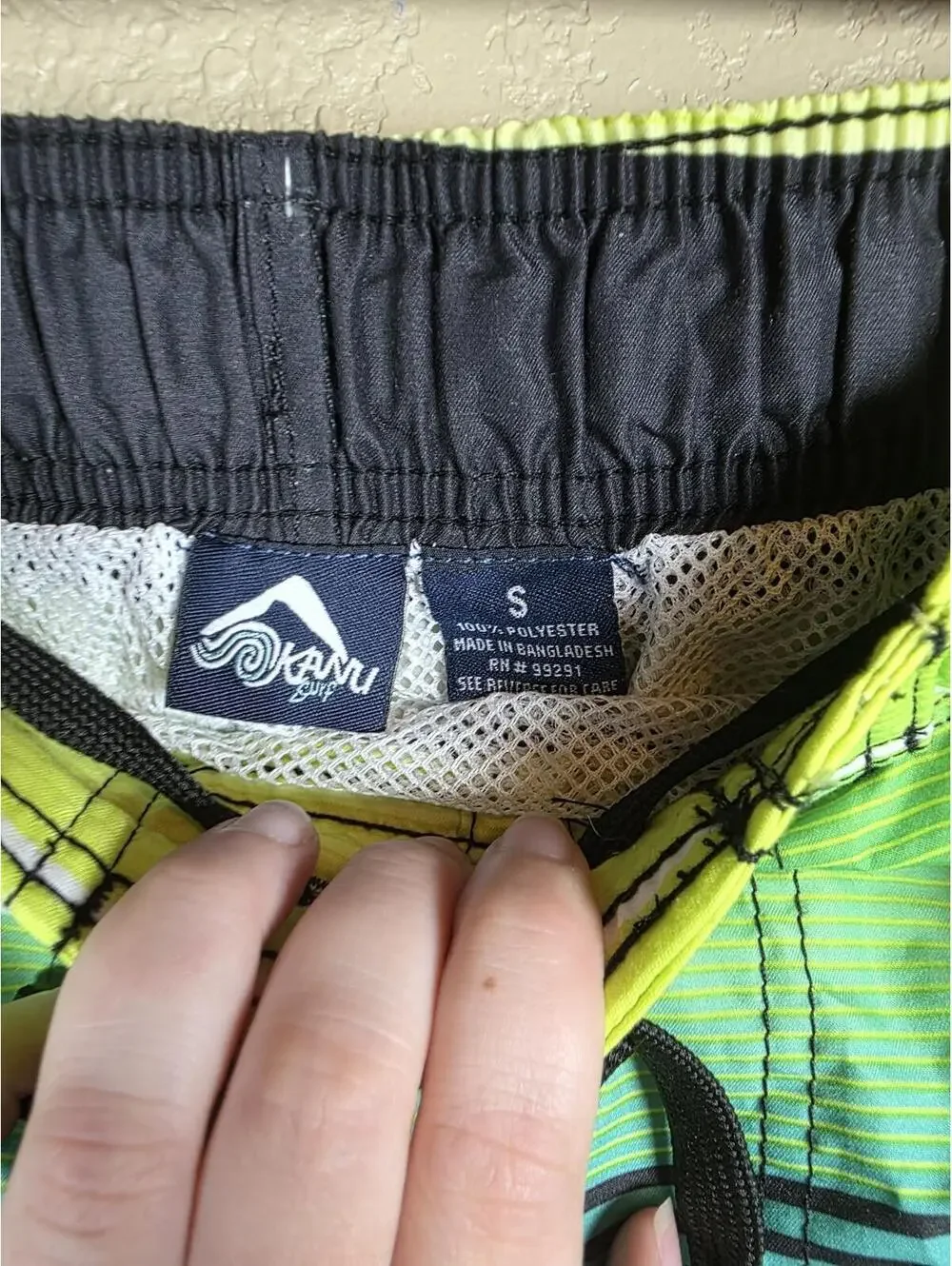 KANU SURF MEN’S FLEX SWIM TRUNKS ECHELON BLACK/GREEN SIZE SMALL